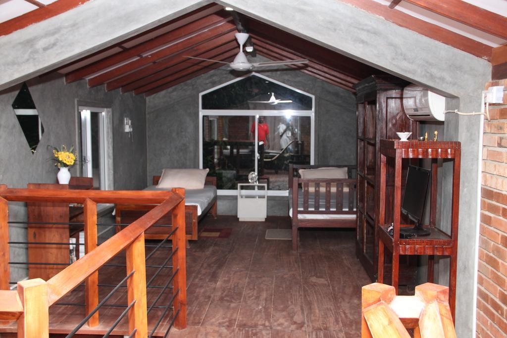 Вилла Executive Residency Retreat Хиккадува Экстерьер фото